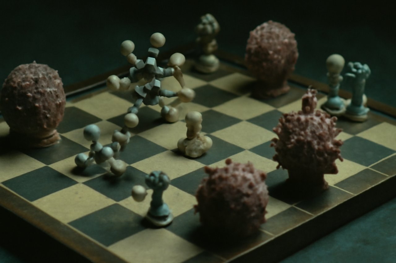Beyond Reinforcement Learning: How Active Inference Outsmarts Adaptive Tumors